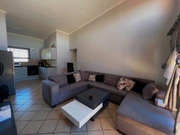 2 Bedroom Apartment / Flat For Sale in Halfway House