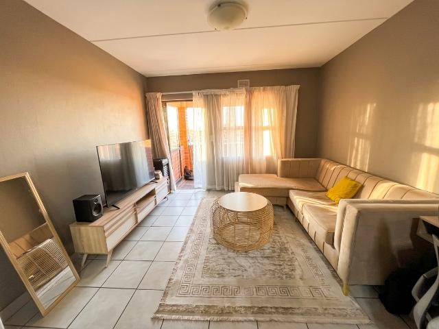 2 Bedroom Apartment / Flat For Sale in Heuweloord