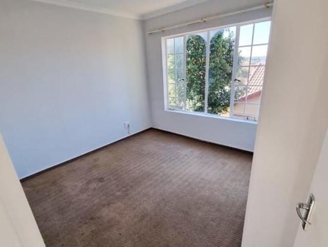2 Bedroom Apartment / Flat For Sale in Heuwelsig Estate