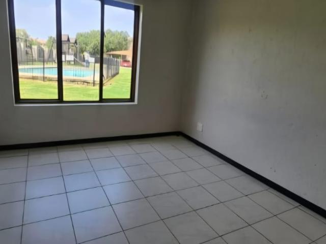 2 Bedroom Apartment / Flat For Sale in Helderwyk
