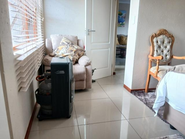 2 Bedroom Apartment / Flat For Sale in Helderwyk