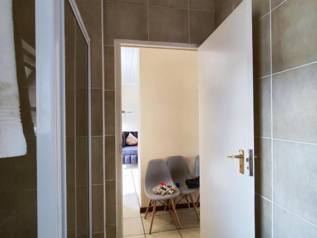2 Bedroom Apartment / Flat For Sale in Helderwyk