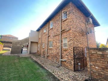 2 Bedroom Apartment / Flat For Sale in Highveld