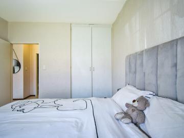 2 Bedroom Apartment / Flat For Sale in Hughes