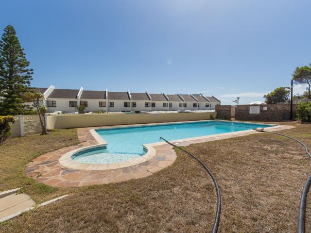 2 Bedroom Apartment / Flat For Sale in Humewood