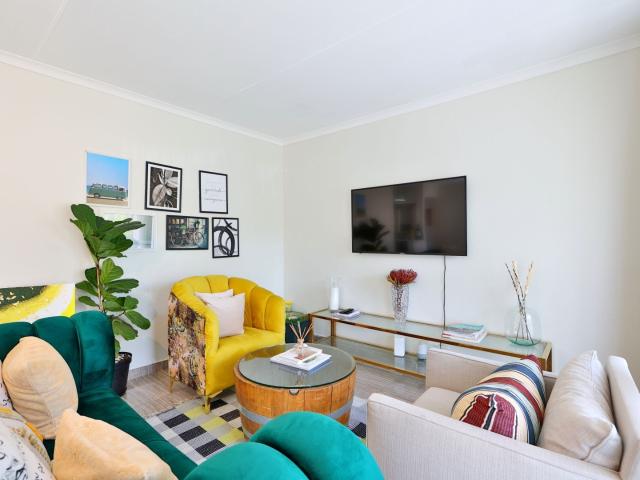 2 Bedroom Apartment / Flat For Sale in Hyde Park
