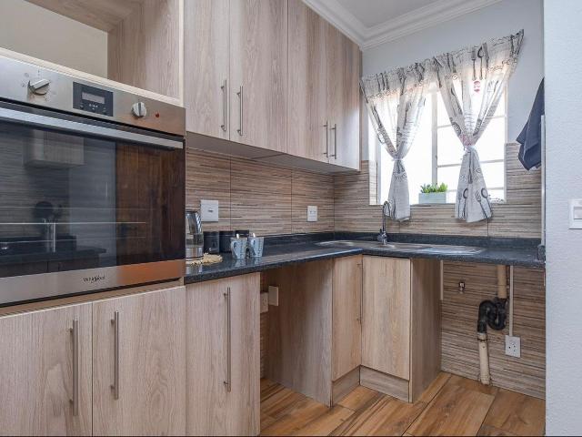 2 Bedroom Apartment / Flat For Sale in Jordaan Park