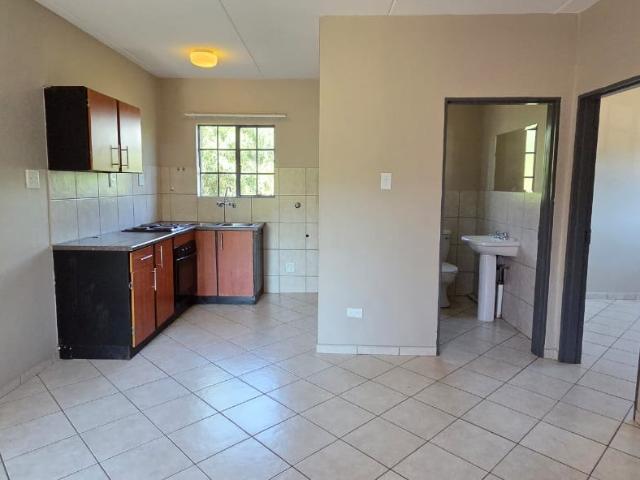 2 Bedroom Apartment / Flat For Sale in Jabulani