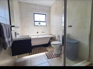 2 Bedroom Apartment / Flat For Sale in Oakdene