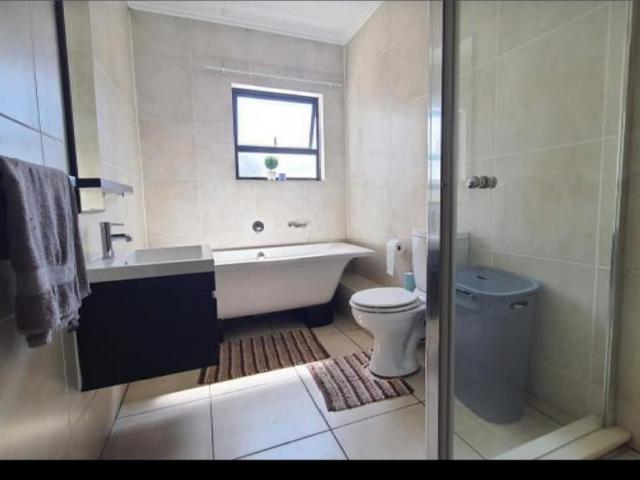 2 Bedroom Apartment / Flat For Sale in Oakdene