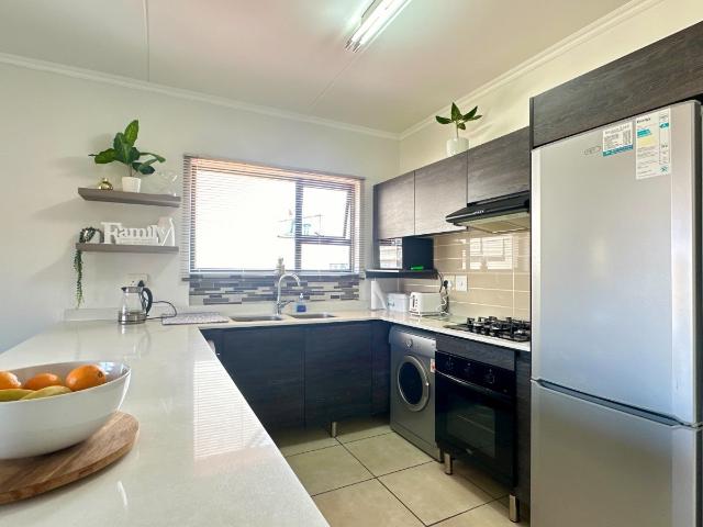 2 Bedroom Apartment / Flat For Sale in Oakdene