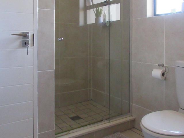 2 Bedroom Apartment / Flat For Sale in Oakdene