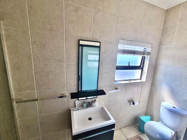 2 Bedroom Apartment / Flat For Sale in Oakdene