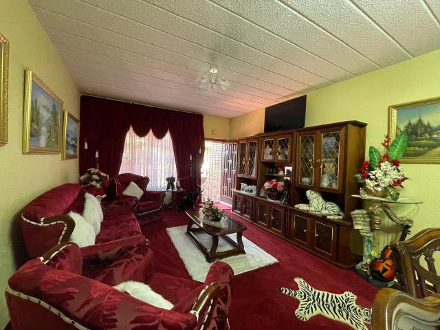 2 Bedroom Apartment / Flat For Sale in Oberholzer