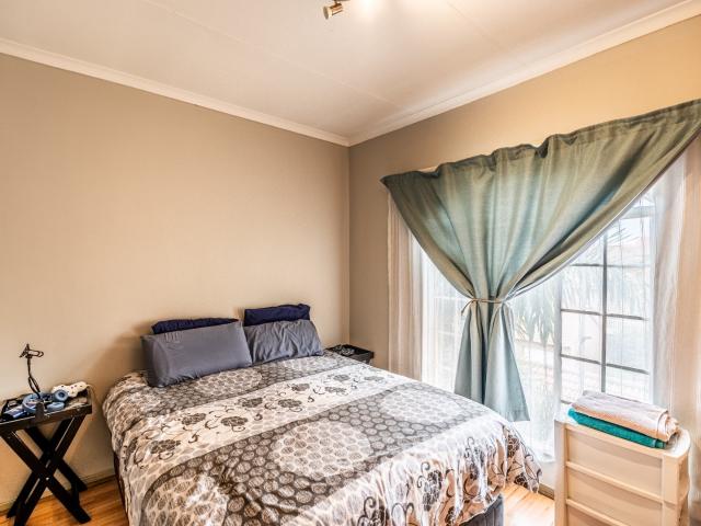 2 Bedroom Apartment / Flat For Sale in Olympus AH