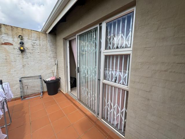 2 Bedroom Apartment / Flat For Sale in Olympus AH