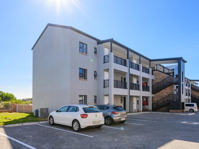 2 Bedroom Apartment / Flat For Sale in Overbaakens