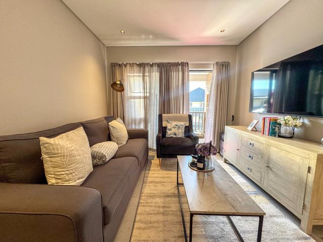 2 Bedroom Apartment / Flat For Sale in Overbaakens