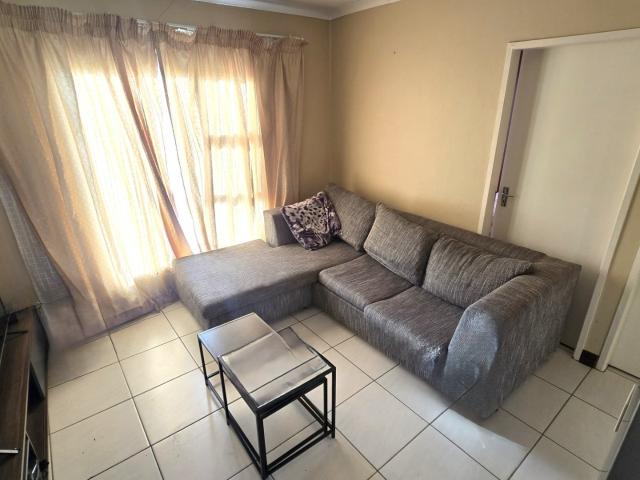 2 Bedroom Apartment / Flat For Sale in Lourierpark