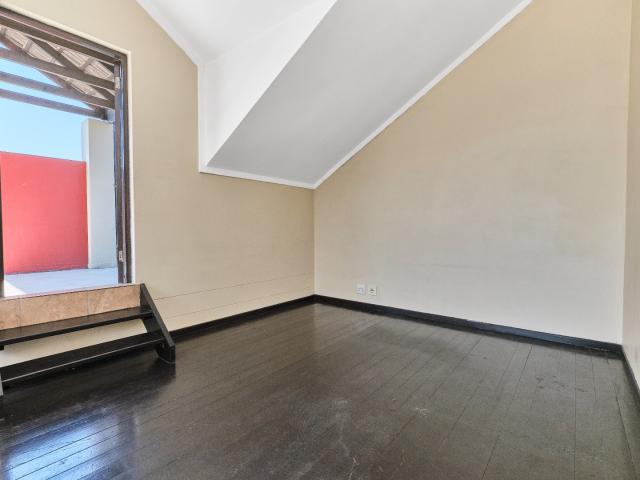 2 Bedroom Apartment / Flat For Sale in Lonehill