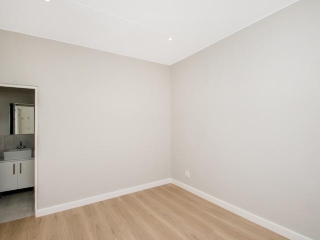 2 Bedroom Apartment / Flat For Sale in Lonehill