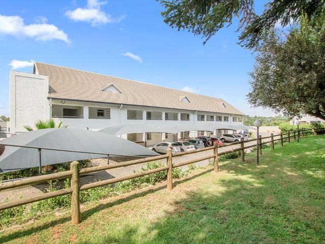 2 Bedroom Apartment / Flat For Sale in Lonehill