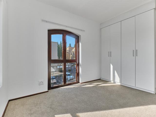 2 Bedroom Apartment / Flat For Sale in Lonehill