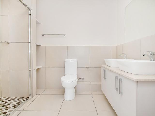 2 Bedroom Apartment / Flat For Sale in Lonehill