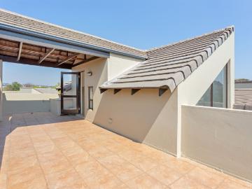 2 Bedroom Apartment / Flat For Sale in Lonehill