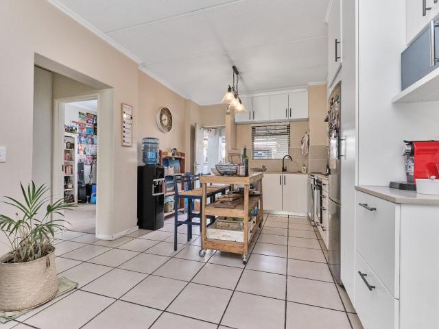 2 Bedroom Apartment / Flat For Sale in Lonehill