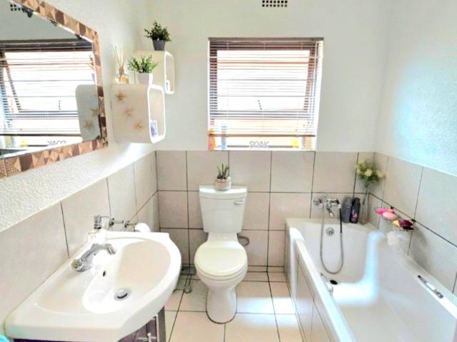 2 Bedroom Apartment / Flat For Sale in Lambton