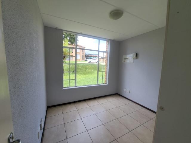 2 Bedroom Apartment / Flat For Sale in Laser Park