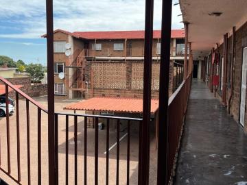 2 Bedroom Apartment / Flat For Sale in Leondale