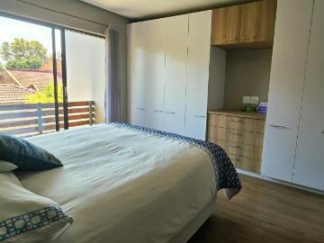 2 Bedroom Apartment / Flat For Sale in Lynnwood