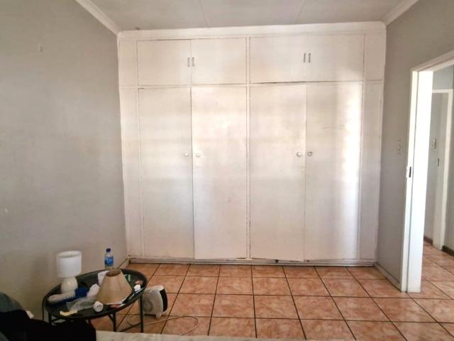 2 Bedroom Apartment / Flat For Sale in Lynnwood Glen