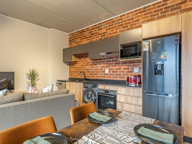 2 Bedroom Apartment / Flat For Sale in Lynnwood Glen