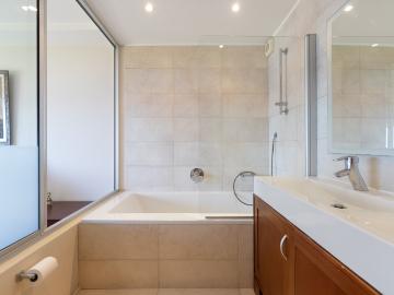 Apartment for sale in Mouille Point - Balcony