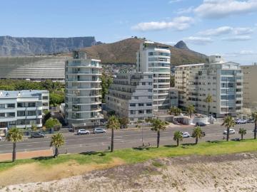 Apartment for sale in Mouille Point - Powder room