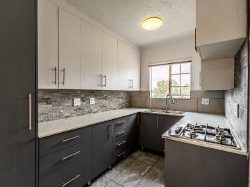 2 Bedroom Apartment / Flat For Sale in Mountain View