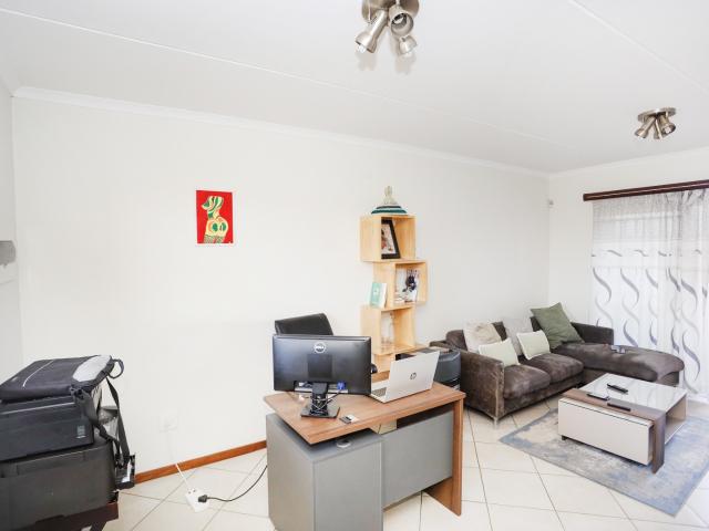 2 Bedroom Apartment / Flat For Sale in Monavoni