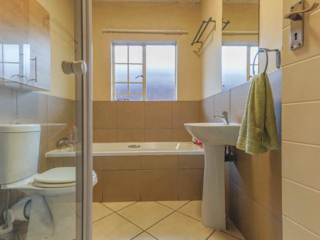 2 Bedroom Apartment / Flat For Sale in Monavoni