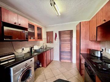 2 Bedroom Apartment / Flat For Sale in Montana Tuine