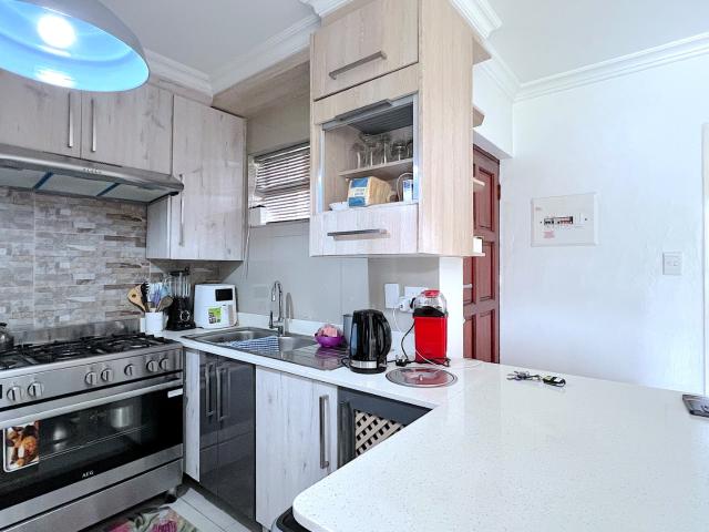 2 Bedroom Apartment / Flat For Sale in Montana Tuine