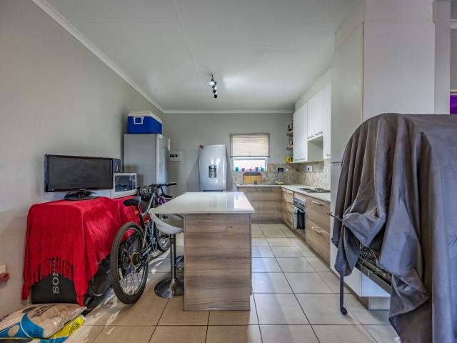 2 Bedroom Apartment / Flat For Sale in Montana Park