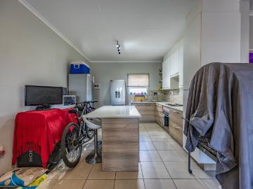 2 Bedroom Apartment / Flat For Sale in Montana Park
