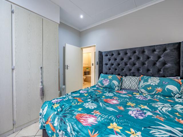 2 Bedroom Apartment / Flat For Sale in Mooikloof Ridge
