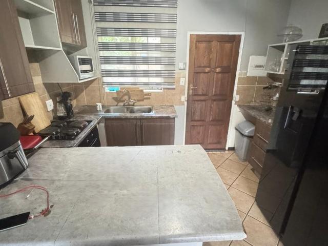 2 Bedroom Apartment / Flat For Sale in Mooikloof Ridge