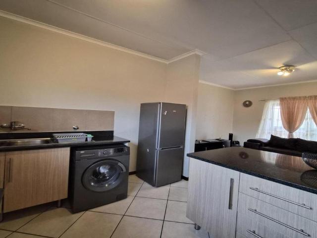 2 Bedroom Apartment / Flat For Sale in Mooikloof Ridge