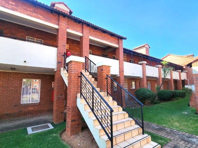 2 Bedroom Apartment / Flat For Sale in Mooikloof Ridge