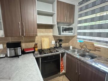 2 Bedroom Apartment / Flat For Sale in Mooikloof Ridge
